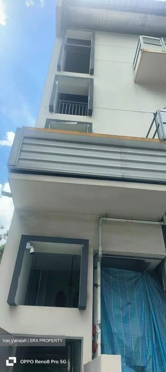 Tuas Bay Drive (D22), Factory #585363171